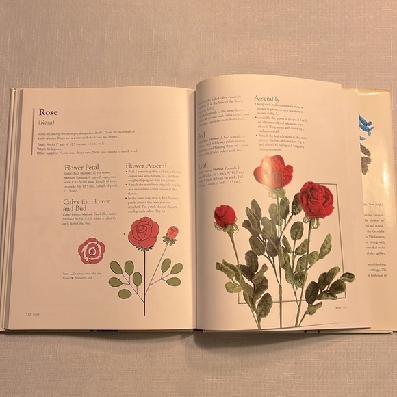 FLOWERS IN WOOL BOOK BY LILY SIMONS - Picture 14 of 15